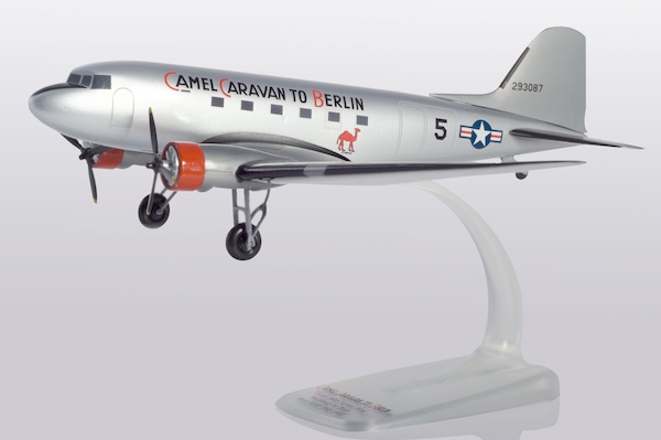 Douglas DC3 / Douglas C47A US Army Air Forces 293087, 86th Fighter Wing, 525th Fighter Squadron, Neubiberg AB "Camel Caravan" Berlin Airlift 70th Anniversary Edition 612302