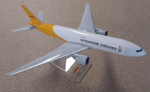 Boeing 777F DHL / Singapore Airlines 9V-DHA 613729