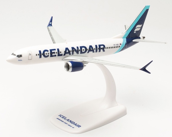 Boeing 737 MAX 8 Icelandair Jökulsárlón TF-ICE  613743