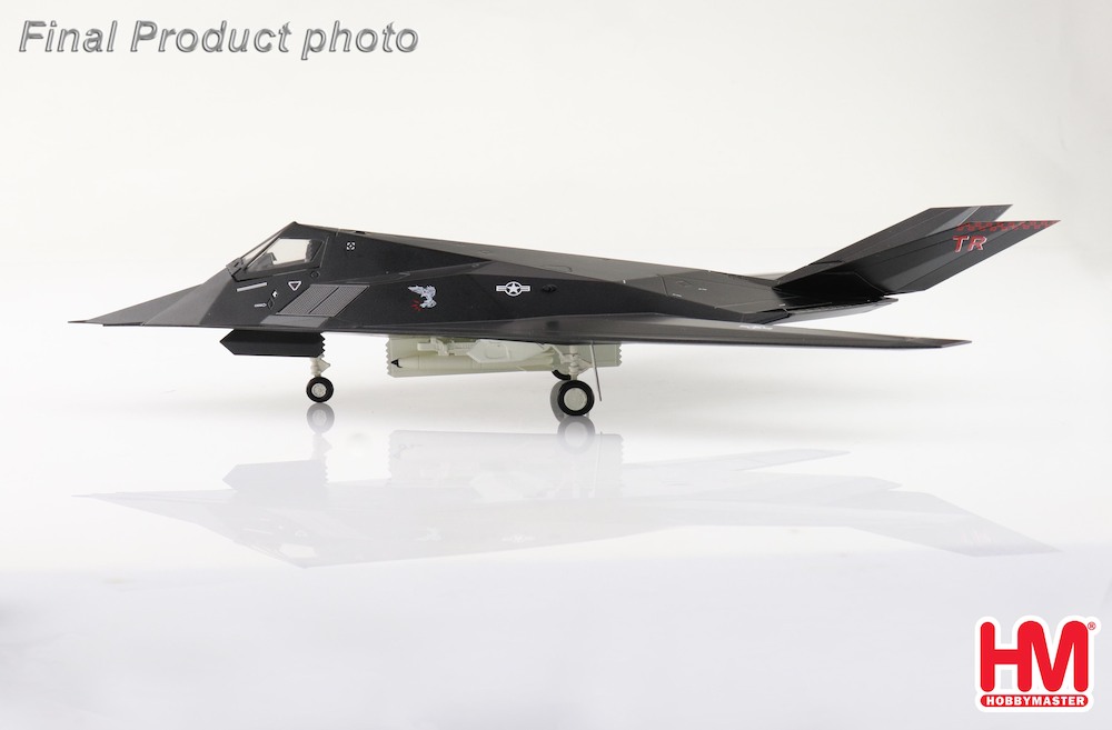 Hobbymaster HA5812 F117A Nighthawk USAF, 88-0841, 2021 (w/2 x B57