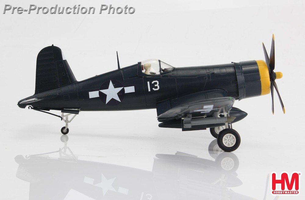 Hobbymaster HA8226 Vought F4U-4 Corsair White 13, Capt