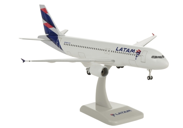 Airbus A320 LATAM HG10758GR
