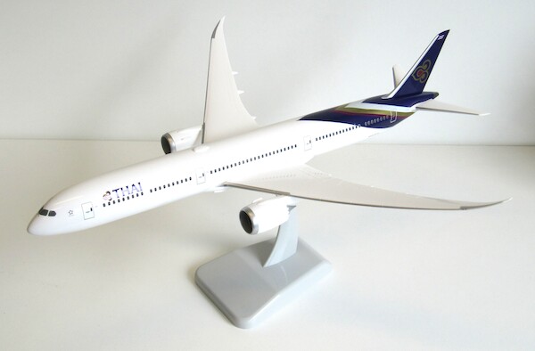 Boeing 787-10 Dreamliner Thai HG12158GR