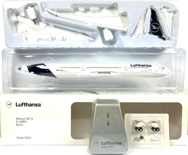 Boeing 787-9 Dreamliner Lufthansa Berlin D-ABPA LW200DLH021