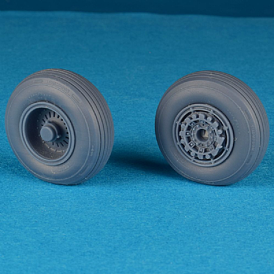 B26K Counter Invader Wheels  (ICM)  HMR48054