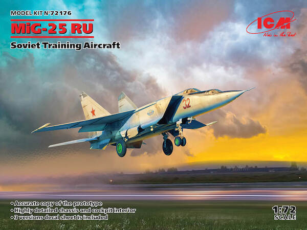 Mikoyan MiG-25RU Foxbat Soviet Training Aircraft ICM72176