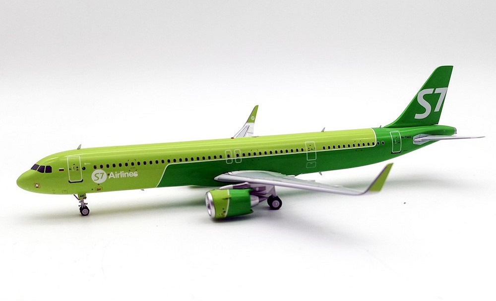 1/200 A321-200 S7航空 気持ちよく RA-73443