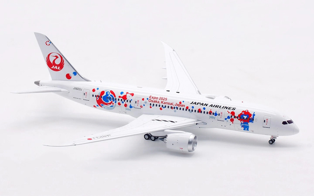 Inflight 200 B-788-823 Boeing 787-8 Dreamliner JAL, Japan