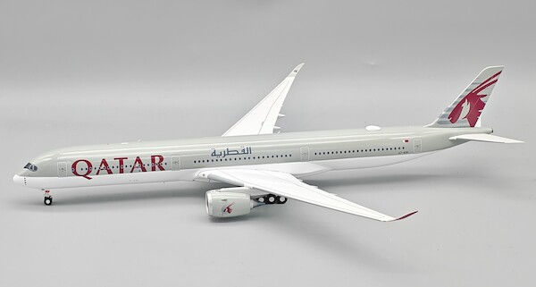 Airbus A350-1041 Qatar Airways A7-AOH LH engine Fanplades missing IF350XQR0526FAN