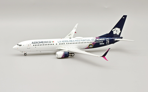 Boeing 737-852 AeroMexico N957AM  IF738AM0625C
