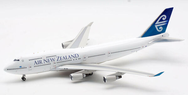 Boeing 747-419 Air New Zealand Boeing  ZK-NBV and collectors coin  IF744ZK1121