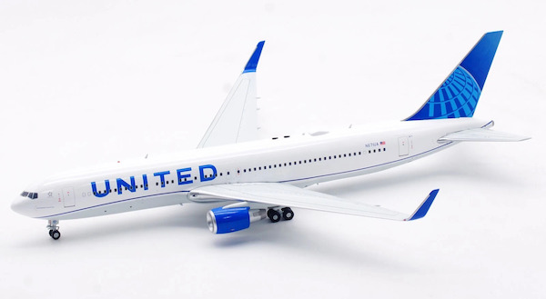 Boeing 767-300 United N671UA IF763UA0425