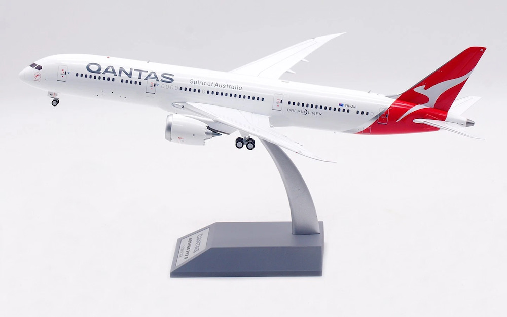 Inflight 200 IF789QF0525 Boeing 787-9 Dreamliner Qantas VH-ZNI