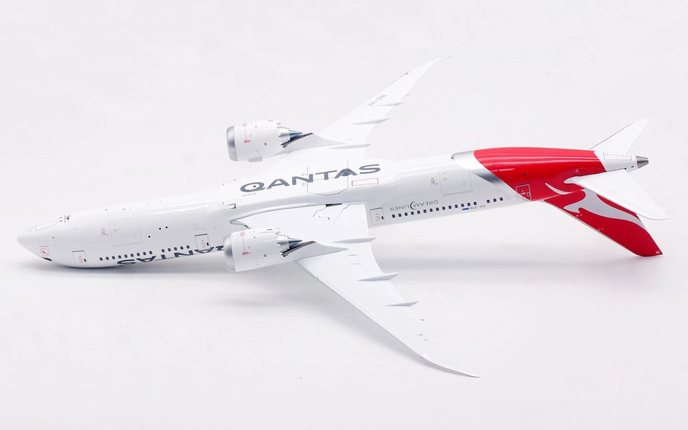 Inflight 200 IF789QF0525 Boeing 787-9 Dreamliner Qantas VH-ZNI