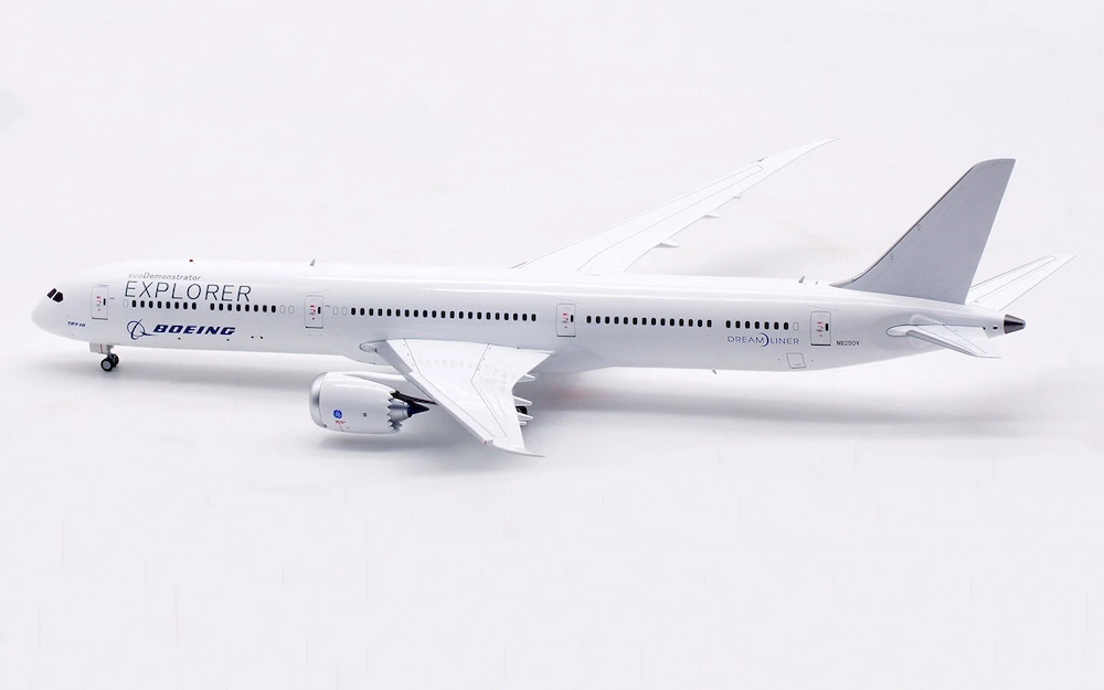 Boeing 787 Dreamliner 1/200モデル Amazon.com: Boeing Unified 787-9 Dreamliner 1:200 Model