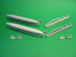 F104 Underwing fuel tanks (Hasegawa) ikw4812