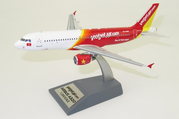 Airbus A320-214 VietJet Air VN-A695 With Stand JF-A320-002