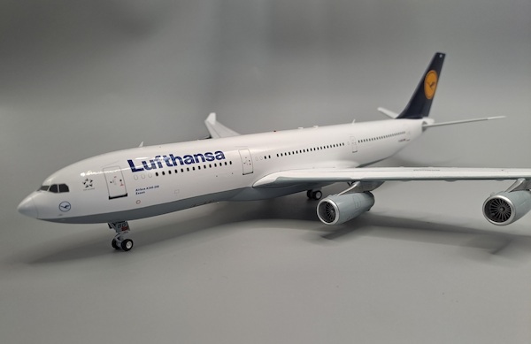 Airbus A340-211 Lufthansa D-AIBD "Essen" JF-A340-2-003