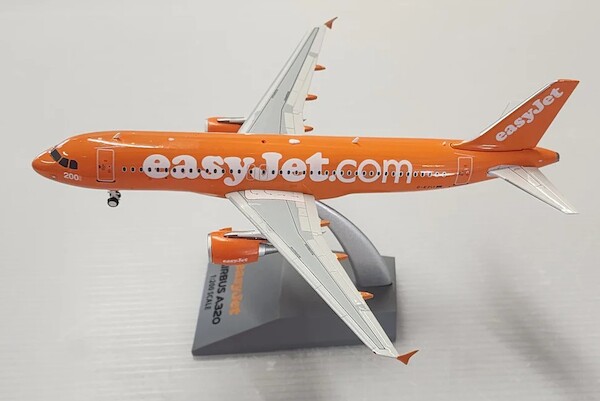 Airbus A320-200 EasyJet "Reverse Scheme" G-EZUI  320EZUI