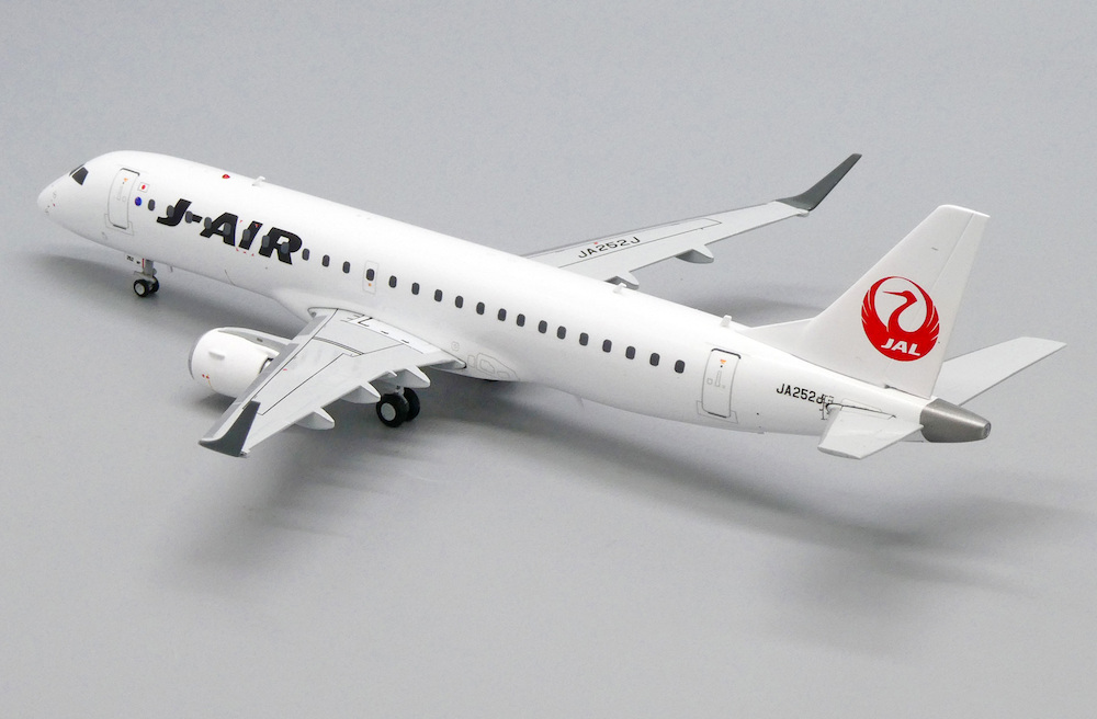 JC Wings 1:200 JAL エンブラエルE-190 JA252J