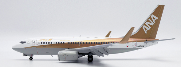 Boeing 737-700 All Nippon Airways "Gold" JA01AN Flaps Down EW2737001A