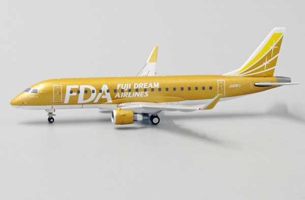 Embraer ERJ175STD Fuji Dream Airlines "Gold" JA09FJ EW4175004