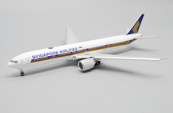 Boeing 777-300ER Singapore Airlines 9V-SWY Flaps Down EW477W009A
