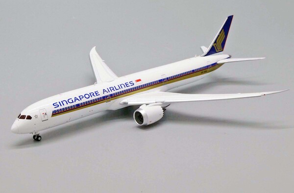 Boeing 787-10 Dreamliner Singapore Airlines 9V-SCM Flaps Down EW478X004A