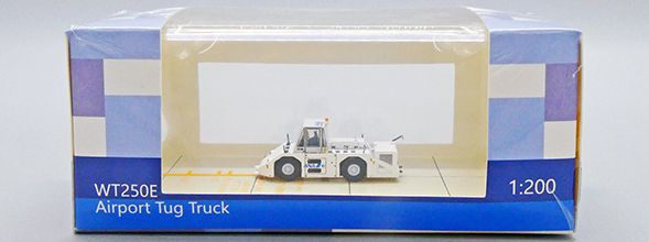 Airport Accessories ANA Komatsu WT250E Towing Tractor GSE2WT250E08