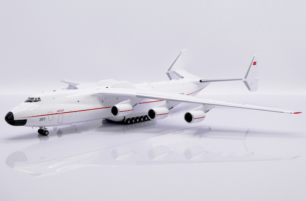 Antonov An-225 Red Line CCCP-82060  LH21225