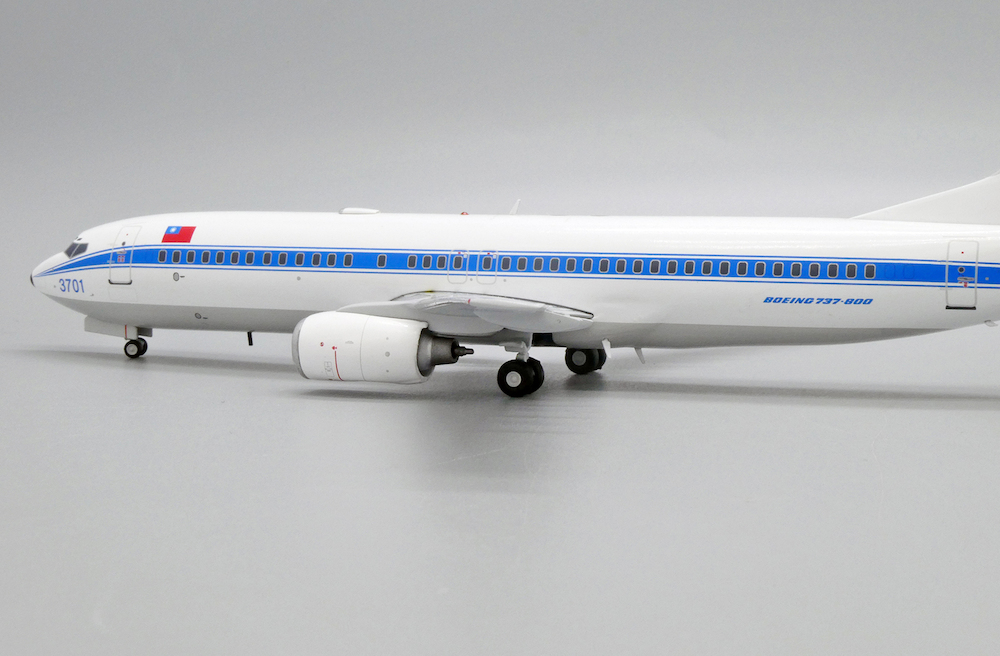 八田元氣小棧: 全新日版ALB 1:200 台灣中華民國空軍一號ROCAF B737-800 3701 | 蝦皮購物