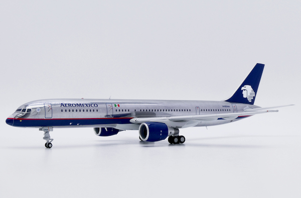 Boeing 757-200 Aeromexico N490AM Polished LH2332