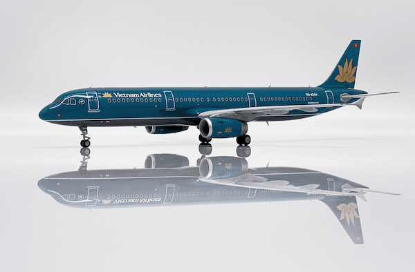 Airbus A321-200 Vietnam Airlines VN-A344 LH2420