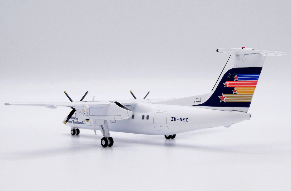 1:200 DHC-8-400 JAL Japan Air Commuter JA843C DH28007 JALUX
