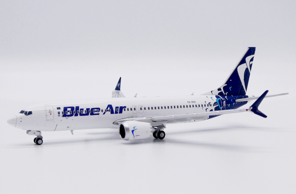 Boeing 737 MAX 8 Blue Air YR-MXE  LH4312