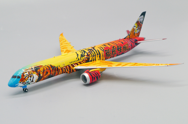 Boeing 787-9 Dreamliner Year of Tiger Livery LH8022