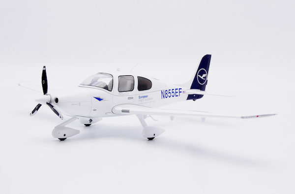 Cirrus SR20 European Flight Academy / Lufthansa Aviation Training N855EF XX172003