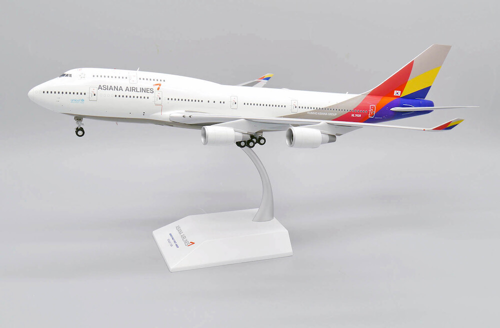 JC Wings XX20125 Boeing 747-400 Asiana Airlines 