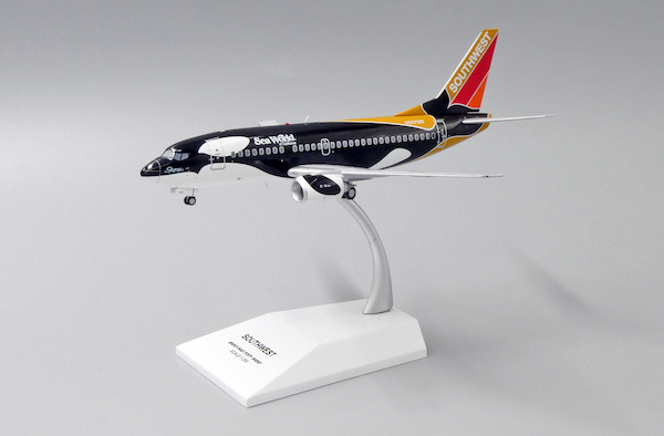 Boeing 737-500 Southwest Airlines "Shamu Two - Seaworld of California" N507SW With Stand (THIS MODEL IS COMPLETELY PRE-SOLD) XX2377