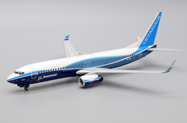 Boeing 737-800 Ryanair Boeing Dreamliner Colors EI-DCL  XX2498