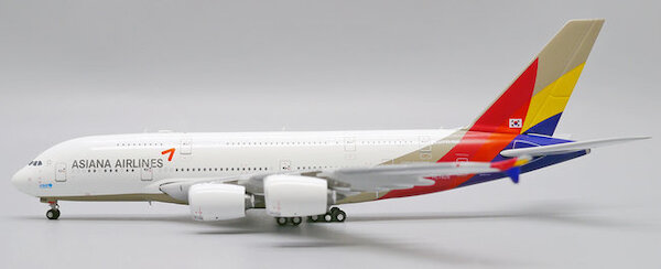 Airbus A380 Asiana Airlines HL7626 With Antenna  XX40051