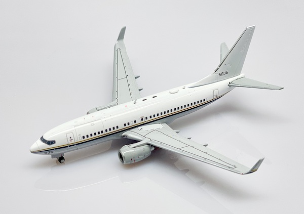 Boeing 737-700 C40A Clipper US Navy 165835 XX40074