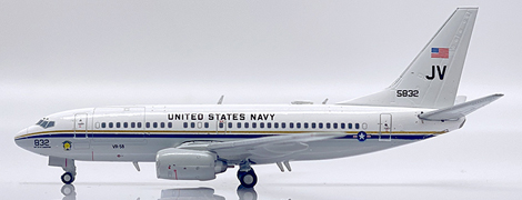 Boeing 737-700 C40A Clipper US Navy "Sunseekers" 165832  XX40076