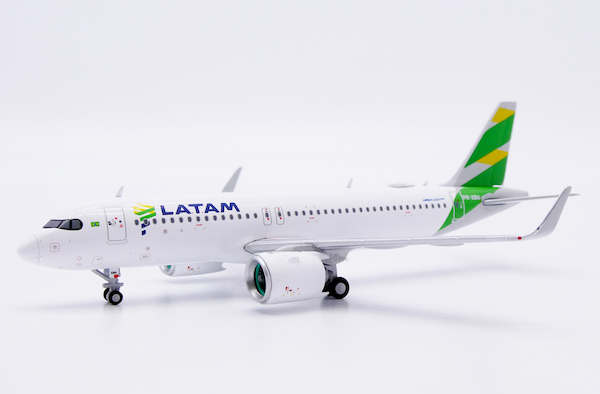 Airbus A320neo LATAM "Brazil Flag" PR-XBG  XX40210