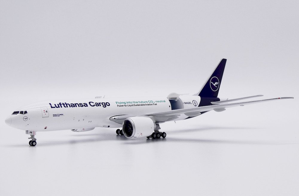 Lufthansa 航空機モデル 約47cm 71wt8yeKmnL._UF894,1000_QL80_.jpg