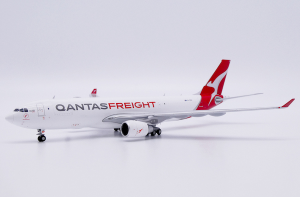 Airbus A330-200P2F Qantas Freight VH-EBE XX40247