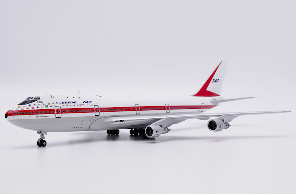 Boeing 747-100 House Color First Prototype "Museum Version" N7470 with GSE set XX40278