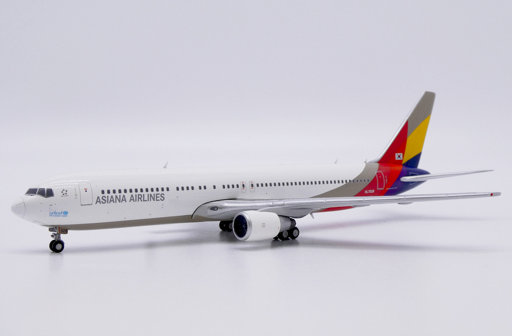 JC Wings XX40668 Boeing 767-300 Asiana Airlines 