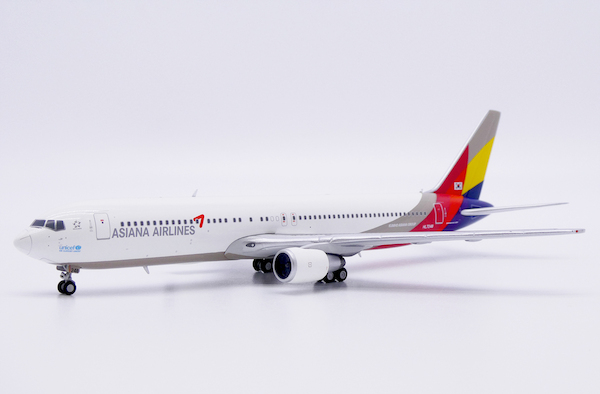 Boeing 767-300 Asiana Airlines HL7248  XX40682