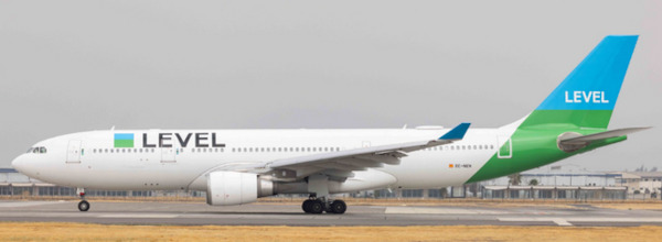Airbus A330-200 Level EC-NEN XX40724